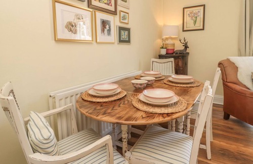Morpeth Cottage | EDEN COTTAGE, pet friendly, character holiday cottage in Morpeth