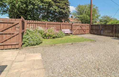 Morpeth Cottage | EDEN COTTAGE, pet friendly, character holiday cottage in Morpeth