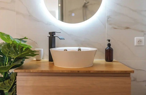 Jean-Medecin Apartment | Eden Flat Jacuzzi Massena Nice