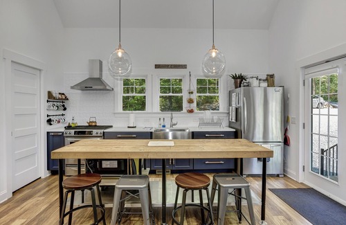 Luray Cabin | Eden House - A cozy chic mountain escape