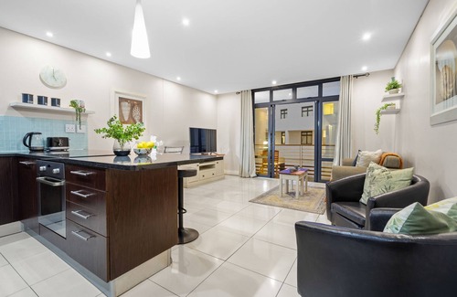Big Bay Apartment | Eden On The Bay 150 - One Bedroom Apartment, Sleeps 2