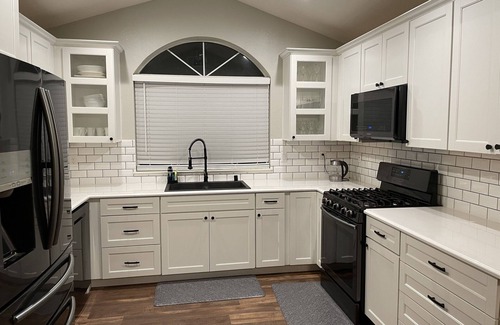 Quail Ridge House | Eden Retreat - Rest & Relax with a soothing spa! 3King, 1Queen & 1 Airbed