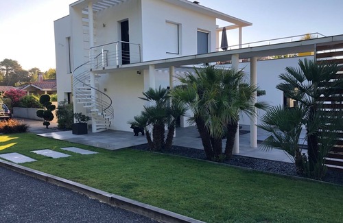 Saint-Palais-sur-Mer House | EDEN ROC- Standing House- Sleeps 10