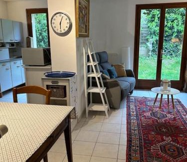 Fontaine-les-Dijon Apartment | Eden un jardin au cœur du vieux village