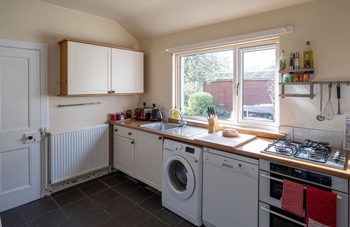 Aberfeldy House | EDENGROVE, pet friendly, with open fire in Aberfeldy