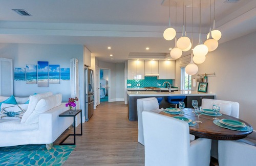 Hope Town House | Edge of Blue-Discover Serenity at Edge of Blue: Your Tranquil Island Retreat