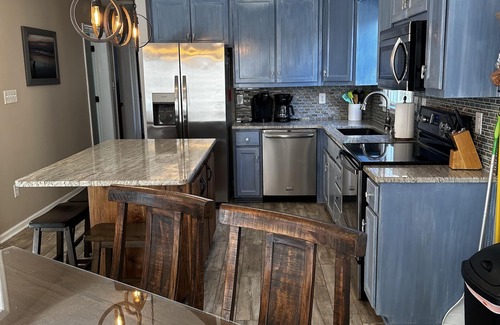 Surf City House | Edge of the Sand, Ocean View, Beach Access across street Includes Linens & Towel