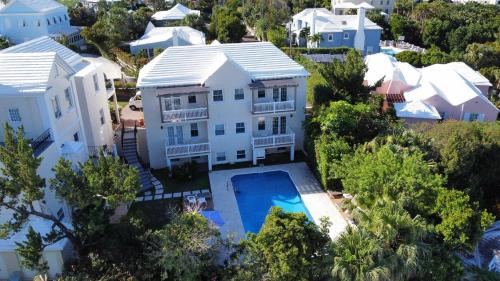 Pembroke Bed & Breakfast | Edgehill Manor Guest House