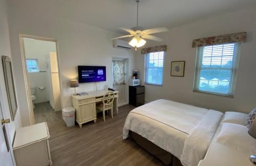 Pembroke Bed & Breakfast | Edgehill Manor Guest House
