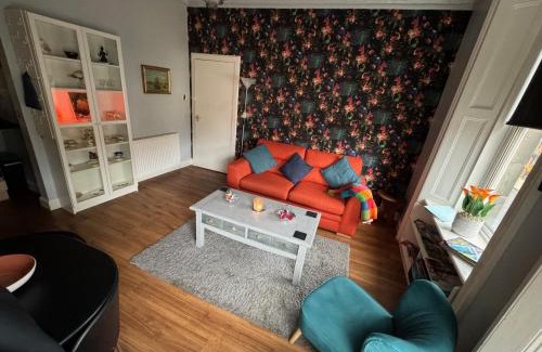 Portobello Apartment | Edinburgh TWO BEDROOM apartment with free side street parking 24 hours