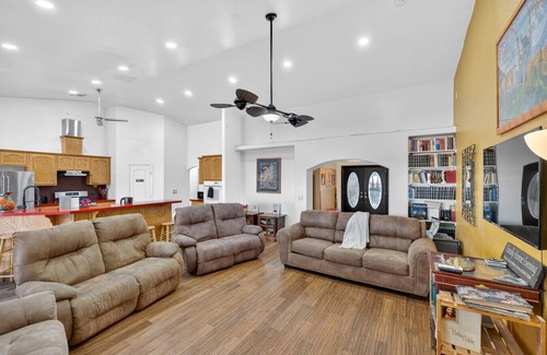 Pahrump Apartment | Edit P21070 - Katie Ln @ Pahrump