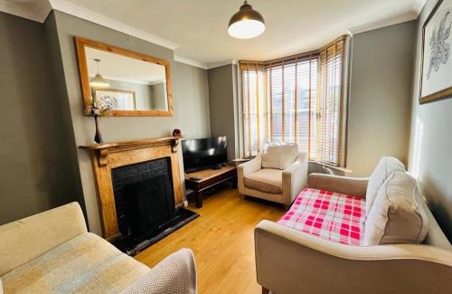 City Centre House | Edwards Cottage - Grove Road Cottages