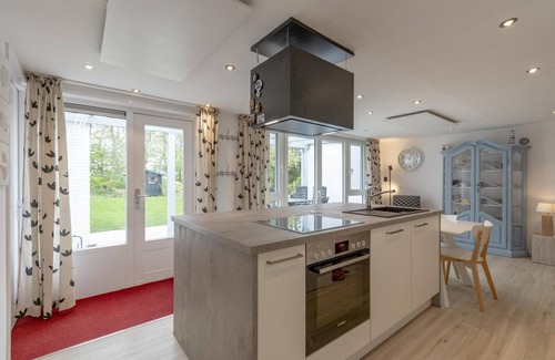 Sint Maartenszee House | Een Heerlijk Vakantiehuis met een Ruime Tuin op Park Duinland in Sint Maartenszee