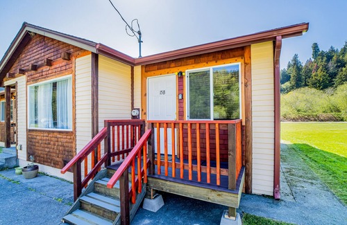 Orick Apartment | Efficient Studio Getaway w/ Free WiFi, Kitchenette, & Private Washer & Dryer!