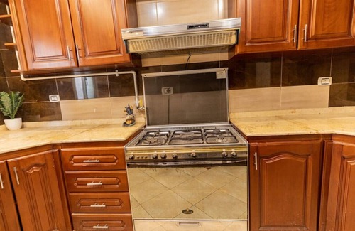 Taqseem Laselky Apartment | Hibiscus Haven Suite 3BR