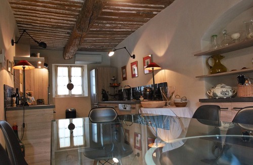 Robion Other | Eighteenth-century stone farmhouse with swimming pool at the top of a historic village