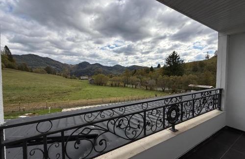 Vama House | Eisenau Luxury View