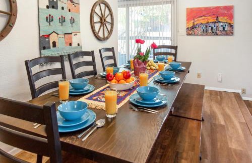Northeast Heights House | El Altos - An Irvie Home with Summer Pool