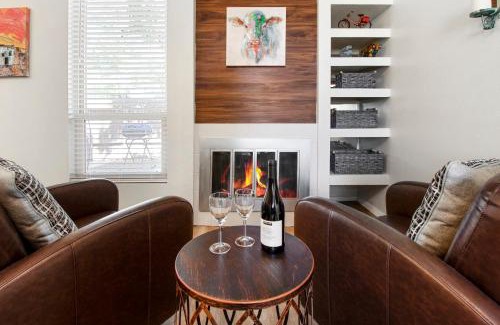 Northeast Heights House | El Altos - An Irvie Home with Summer Pool