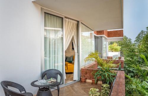 Nerul Apartment | El Arbol Apartments - Rooftop pool-Near Candolim-Wifi-24 hour Security