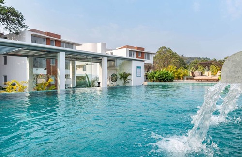 Nerul Apartment | El Arbol by Hireavilla-2br w Rooftop Pool in Nerul