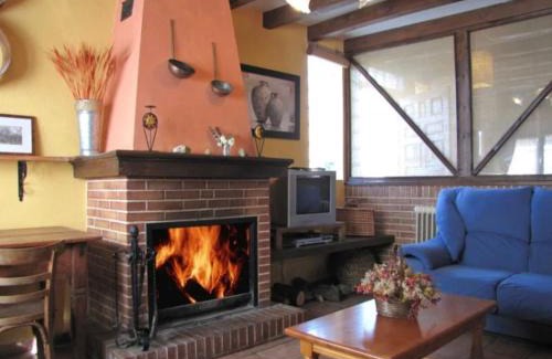 Santa Maria de las Hoyas House | El Arreñal del Cañón del Río Lobos