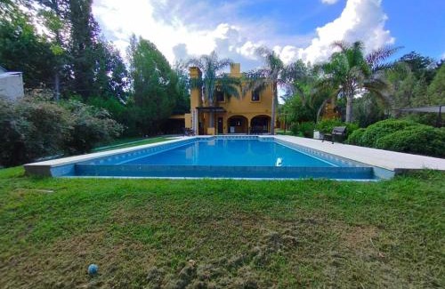 Pilar Villa | El Castillo