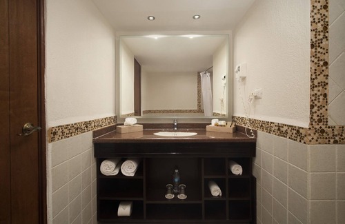 Cozumel Resort | El Cid La Ceiba Beach