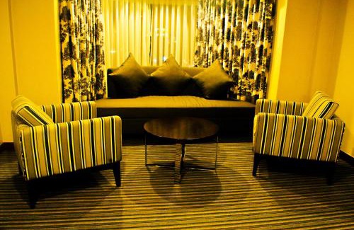 Santa Rosa Hotel | El Cielito Inn - Sta. Rosa