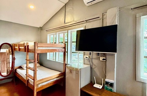 El Nido Cabin | El Nido Town Inn Aircon Room for 10 Pax with Double bunk bed& Single Bunk Beds
