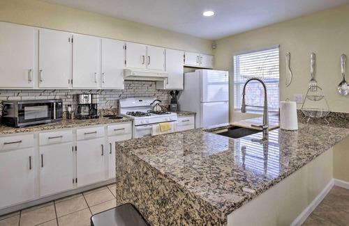 Bandolero - Tarascas House | El Paso Vacation Rental w/ Fireplace