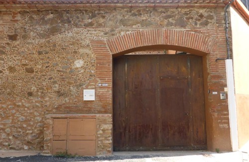 Montauriol Apartment | El pati català
