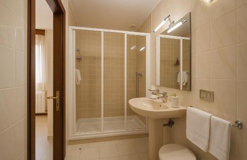 Viveiro Hotel | Elara