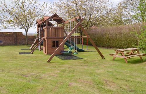 Cayton House | Eldin Hall Cottage 2 - Uk2484