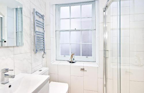 Temple House | Eldon Chambers Pod 5 by City Living London