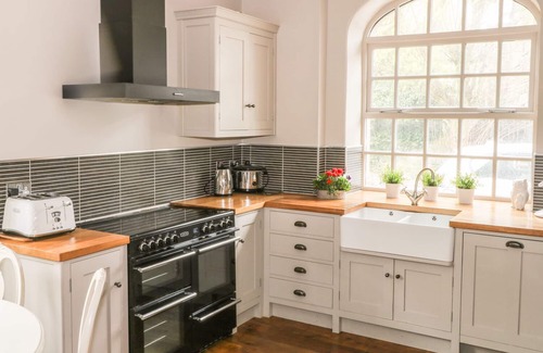 Long Preston House | ELDON COUNTRY, family friendly, with hot tub in Long Preston