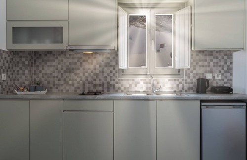 Kamari Hotel | ELEA SUN HOTEL