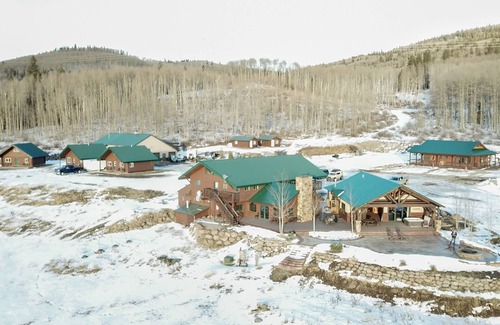 Paonia Cabin | Electric Mountain Lodge: Mountain Views/Restaurant/Bar/Events/Snowmobiles | 2
