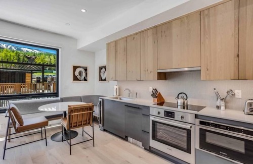 Snowmass Village Cabin | Electric Pass Lodge 105