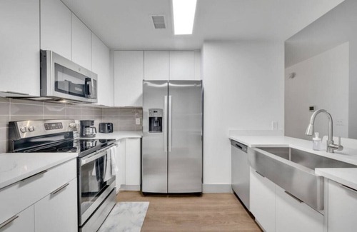 Charlotte Center City Apartment | Electric Spacious 2BR in Uptown!