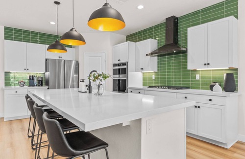 Coachella House | Elegance House- VERY Close to festivals and PGA West, rock slide pool