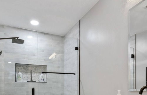 Murfreesboro House | Elegance & Serenity. "PRIVATE" 2nd Floor Apartment newly renovated.