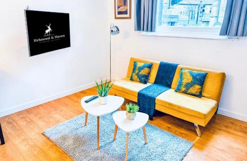 Pudsey Apartment | Elegant 1 bed flat, Sleeps 4, Free parking, Pet friendly, Pudsey, Leeds