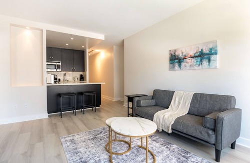 Union Square Apartment | Elegant 1-Bedroom Apartment in Central SF WiFi + Fitness Amenities