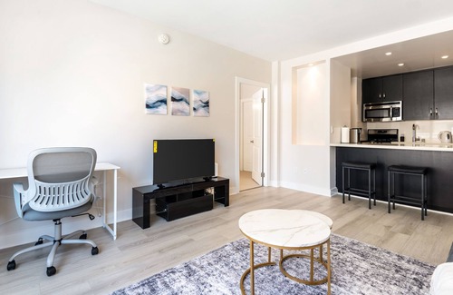 Union Square Apartment | Elegant 1-Bedroom Apartment in Central SF WiFi + Fitness Amenities