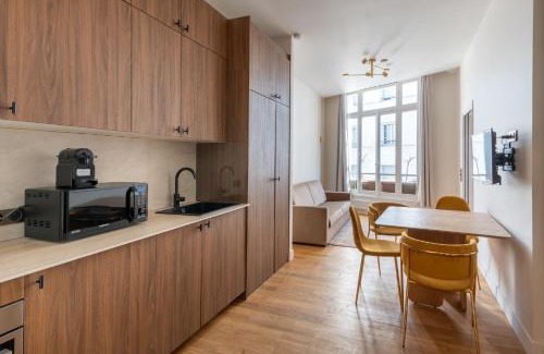 Quinze-Vingts Apartment | Elegant 1BDR Paris Getaway for 4 near Bastille