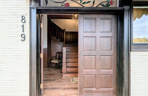 Newberg Condo | Elegant 1BR Loft in Historic Downtown Newberg – The 1888