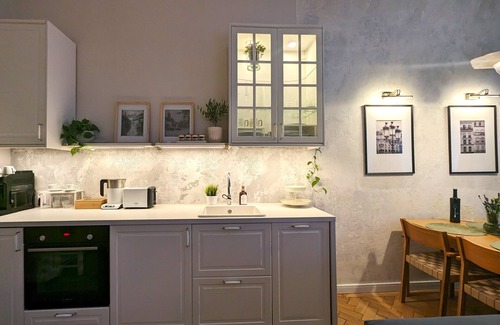 Sibiu Old Town Apartment | Elegant 2-bedroom, 2 bathrooms apartment in Historic Center, Quiet Area, AC