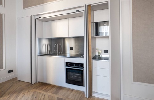 Duomo Apartment | Elegant 2-Bedroom Apartment Overlooking Piazza della Signoria