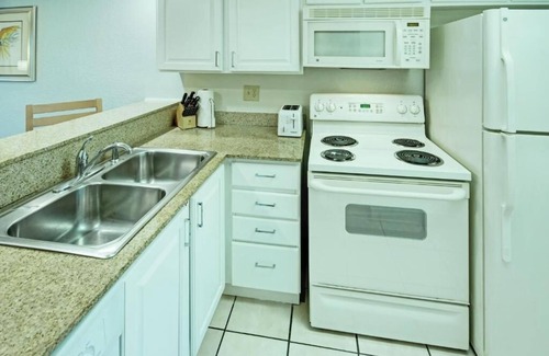 Florida Center Villa | Elegant 2-bedroom villa in Orlando with pool, 8 minutes from Universal Studios.